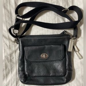 Coach 49170 Park Pebbled Leather Swingpack Crossbody Shoulder Bag Black